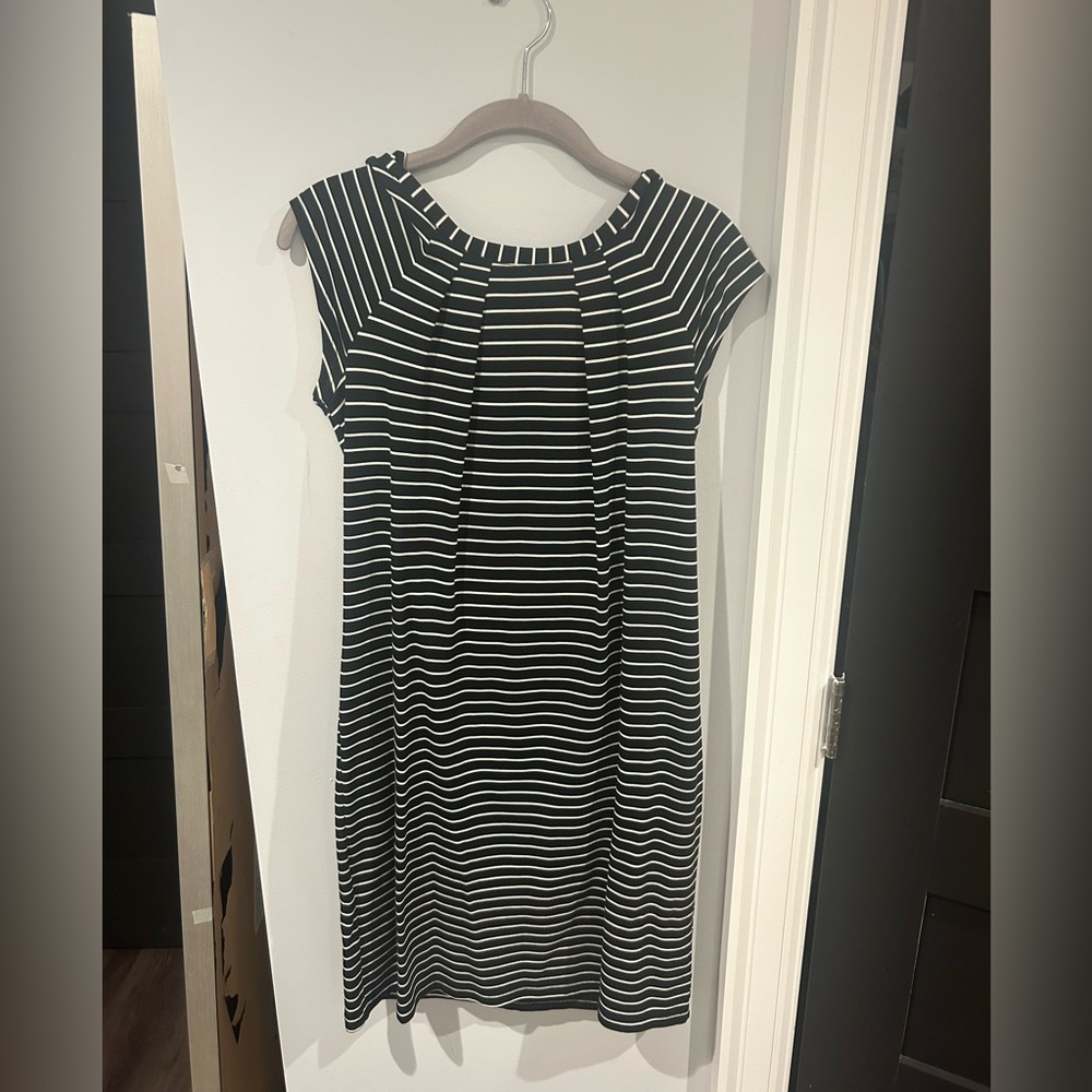 Lesley Evers dress